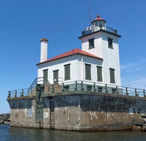 Book Your Lighthouse Tour with the H. Lee White Maritime Museum!
